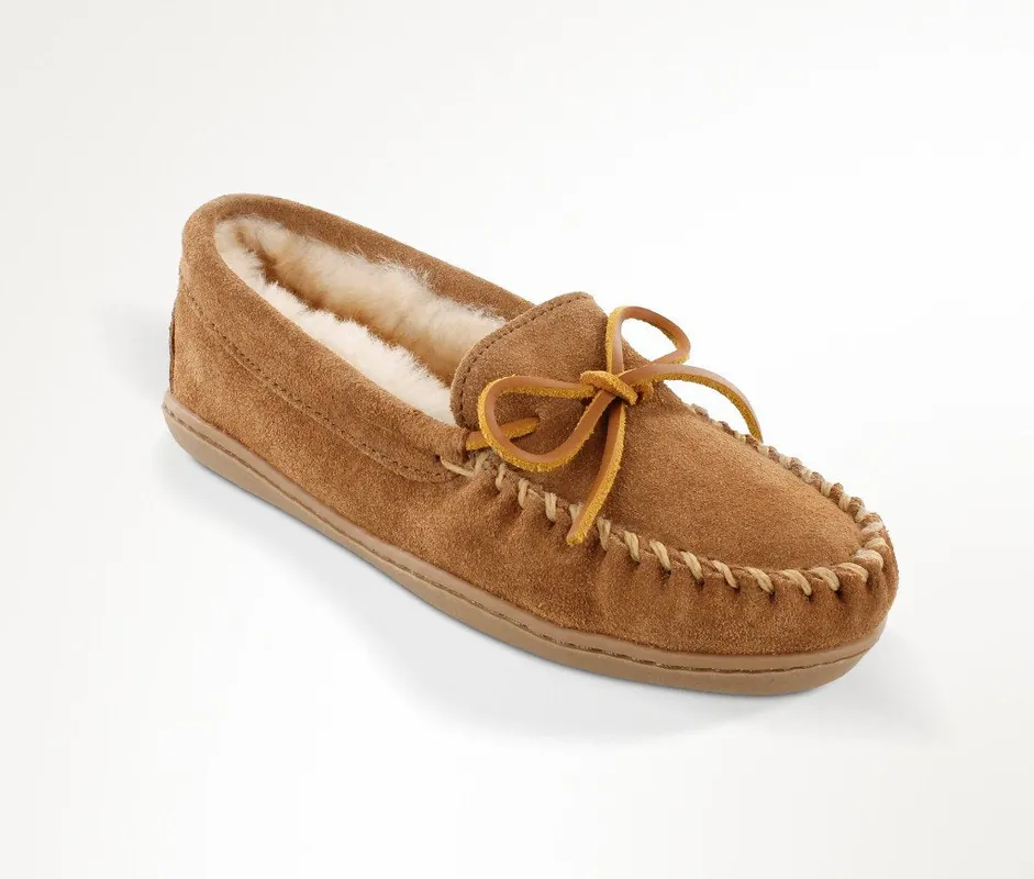 Women's Minnetonka Sheepskin Hardsole Slipper #3341 - Minnetonka Moccasins