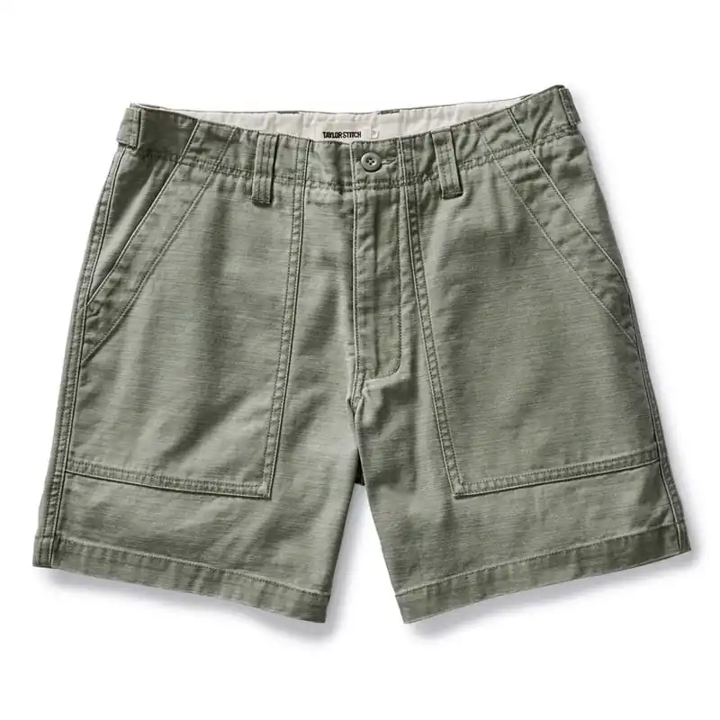 The Surplus Short in Field Olive Reverse Sateen - Taylor Stitch