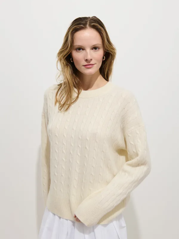 Charlie Cable Sweater in Cashmere - Cloud