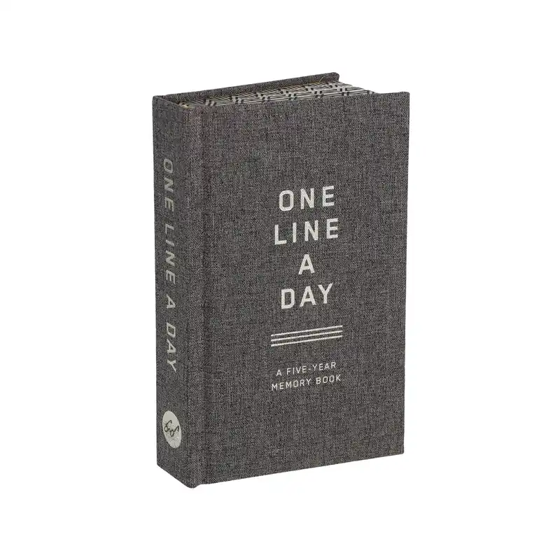 Charcoal Canvas One Line a Day - A Five-Year Memory Book