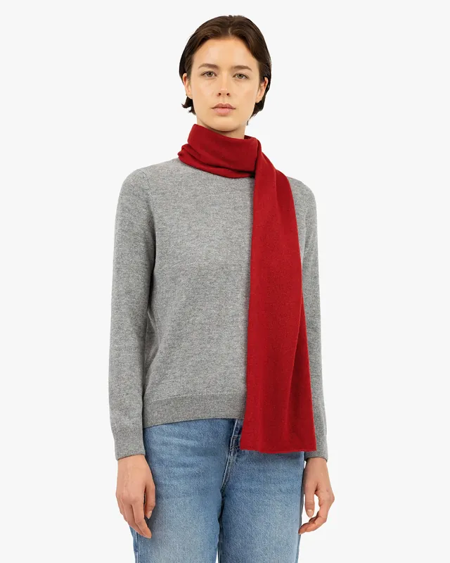 Women's Essential Scarf - Red