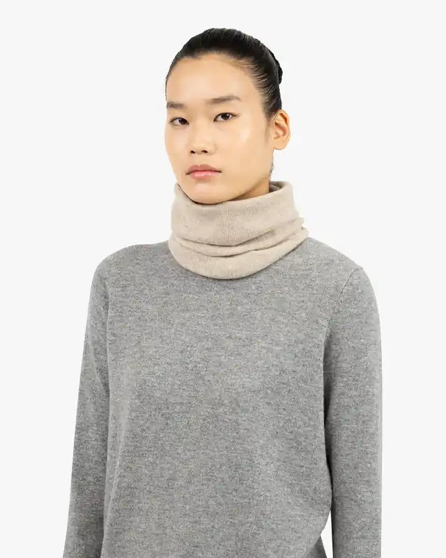 Essential Neck Warmer - Beige