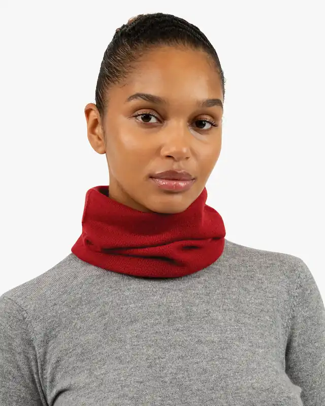 Essential Neck Warmer - Red