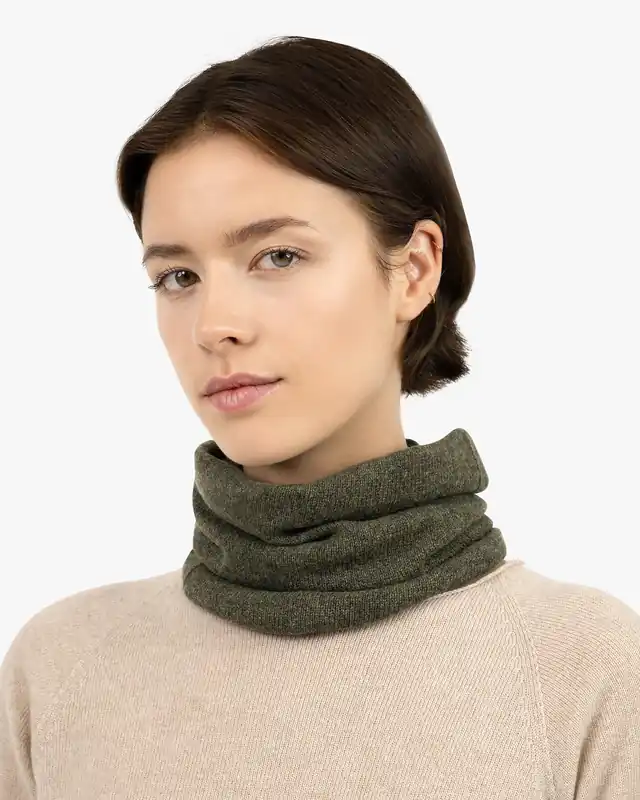 Essential Neck Warmer - Green