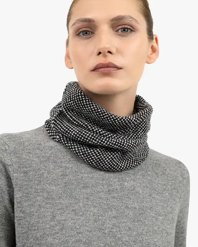 Two-Tone Neck Warmer - Black