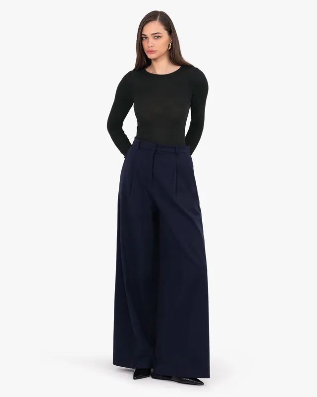 Crew Neck Pleated Top - Black