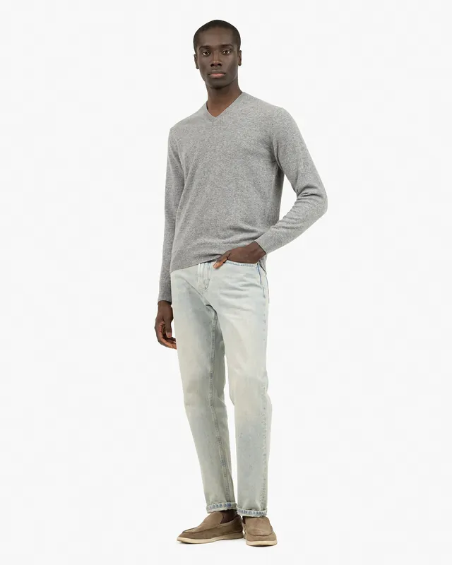 Men's Classic V-Neck Sweater - Medium Grey