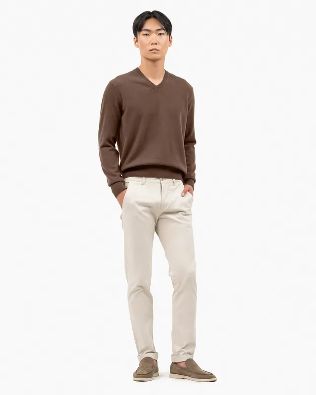 Men's Classic V-Neck Sweater - Brown
