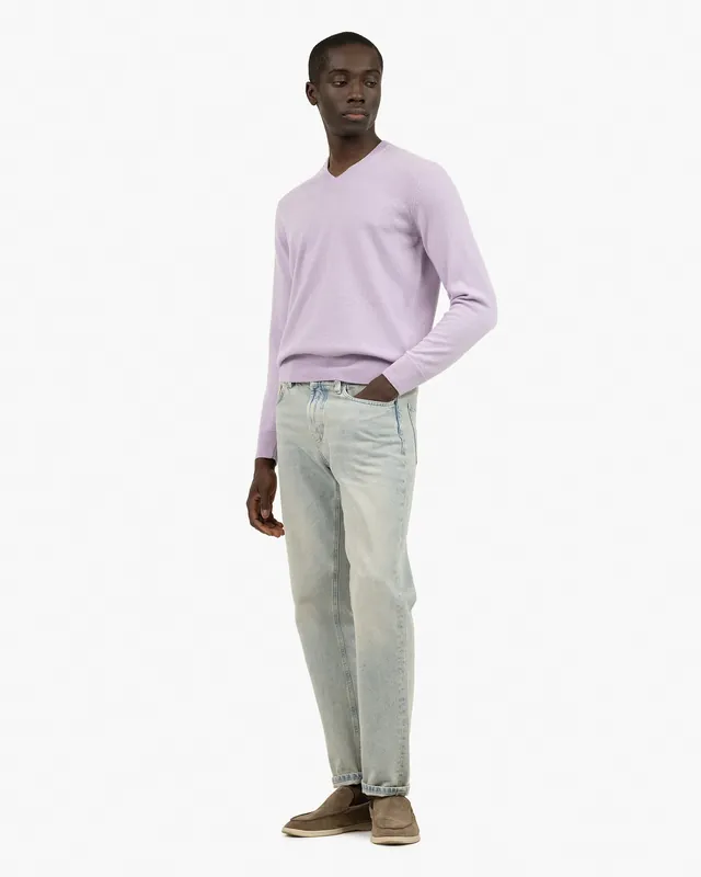 Men's Classic V-Neck Sweater - Lilac