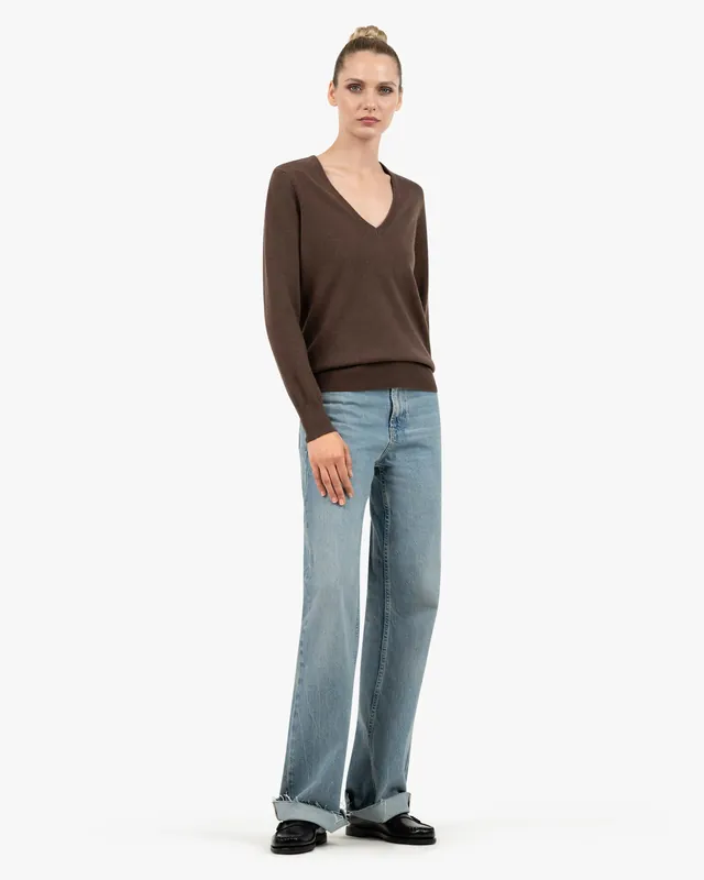 Women's Essential V-Neck Sweater - Brown