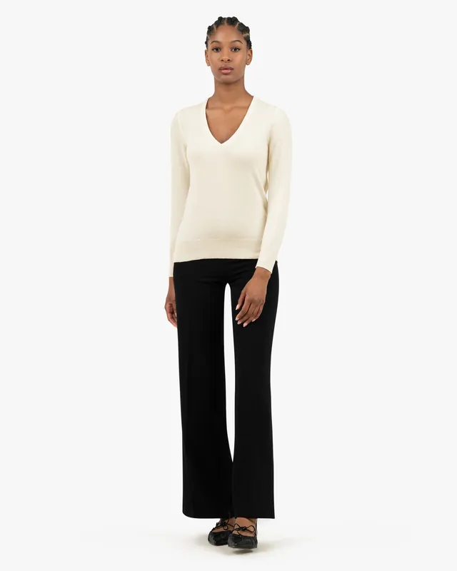 Women's Essential V-Neck Sweater - White