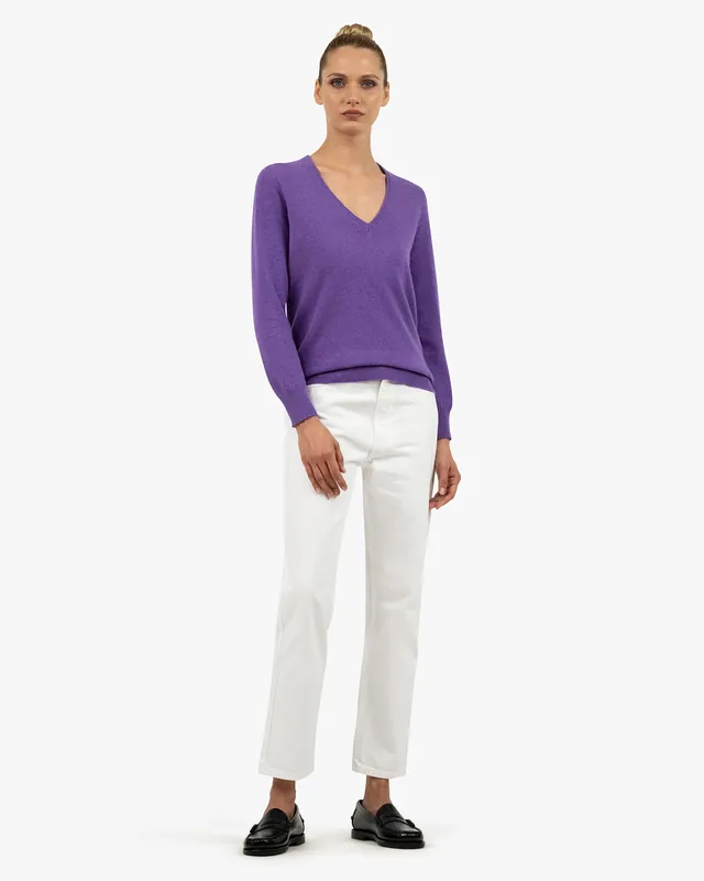 Women's Essential V-Neck Sweater - Purple