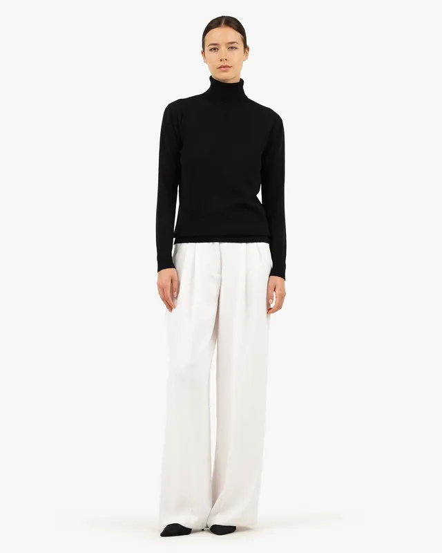 Women's Essential Turtleneck Sweater - Black