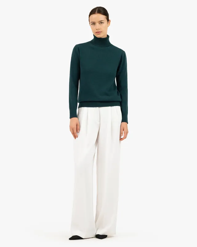 Women's Essential Turtleneck Sweater - Green