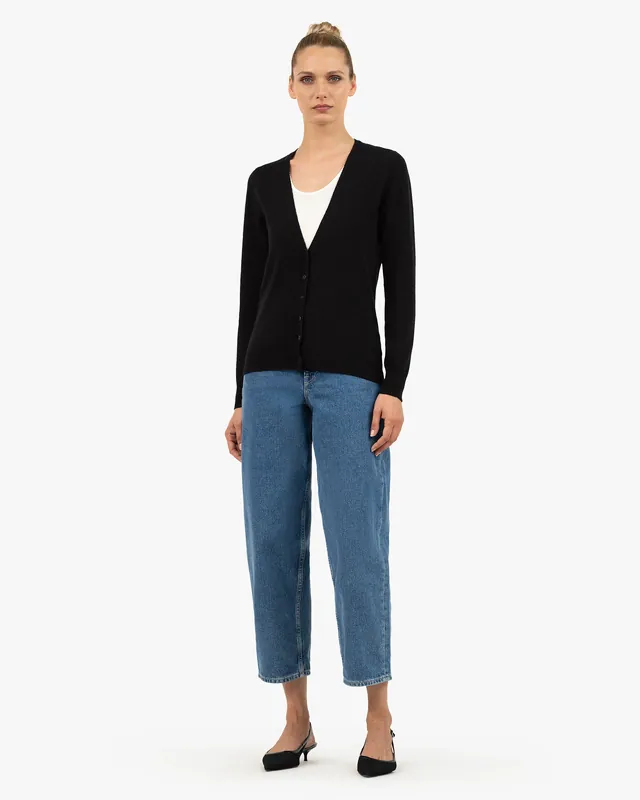 Women's Essential V-Neck Cardigan - Black