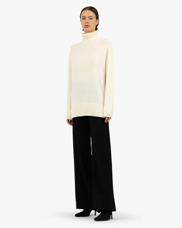 Mosel Maxi Turtleneck Sweater - White
