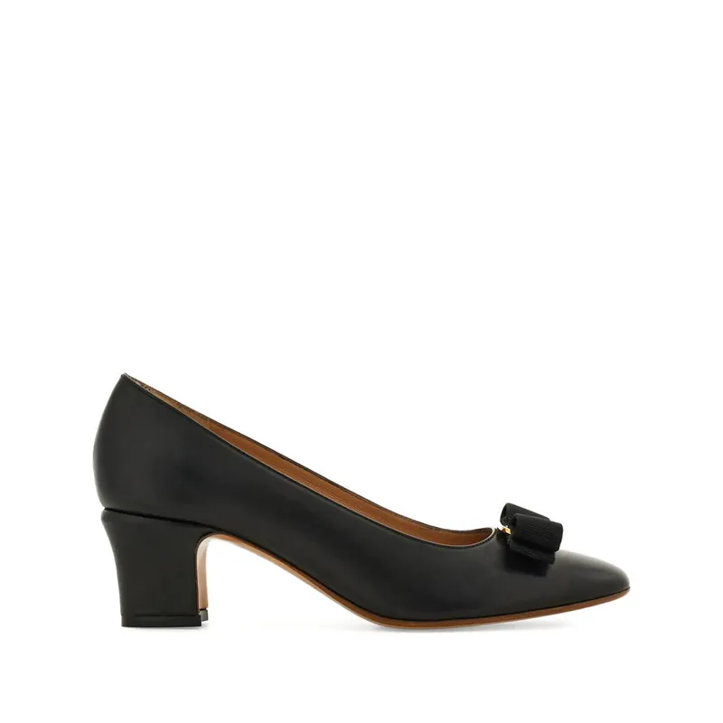 Vara Shoes Black - Ferragamo