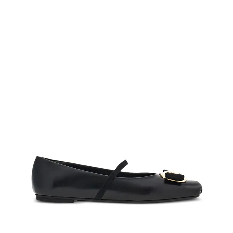 Vara Shoes Black - Ferragamo