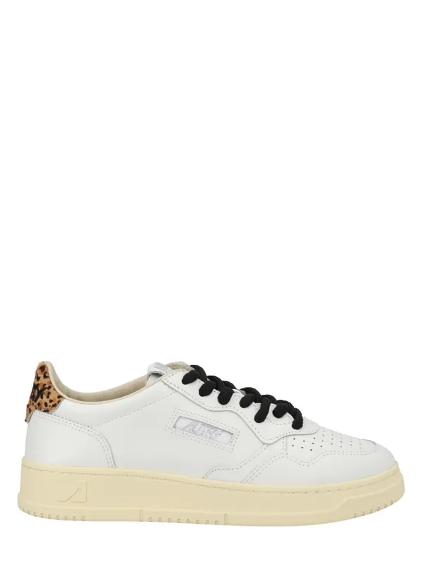 "Medalist Low" Sneaker - Autry