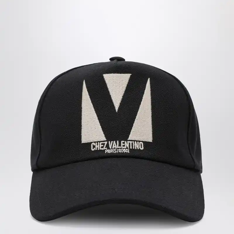 Chez Valentino Black Baseball Cap - Valentino Garavani