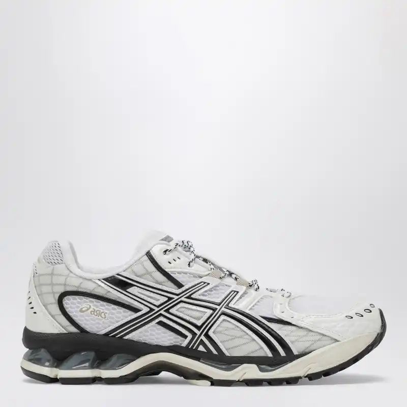 Gel-Nimbus 10.1 Sneakers In White/Ivory