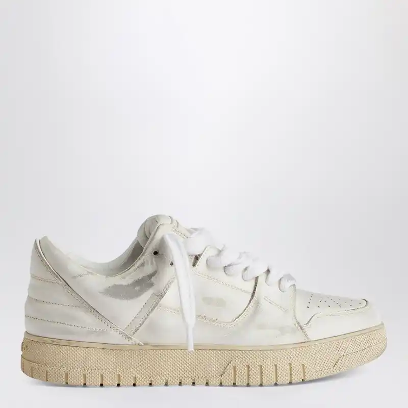 Vintage Dirty White Sneakers - 1989 Studio